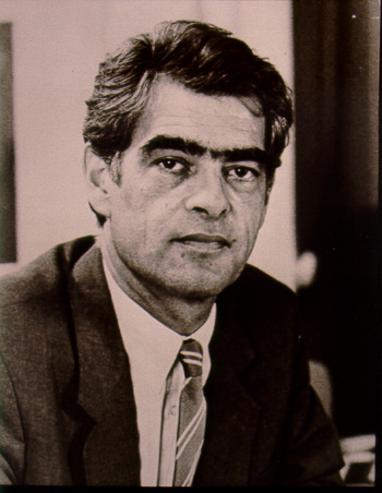 http://www.assemblee-nationale.fr/histoire/images/henri_emmanuelli-d.jpg