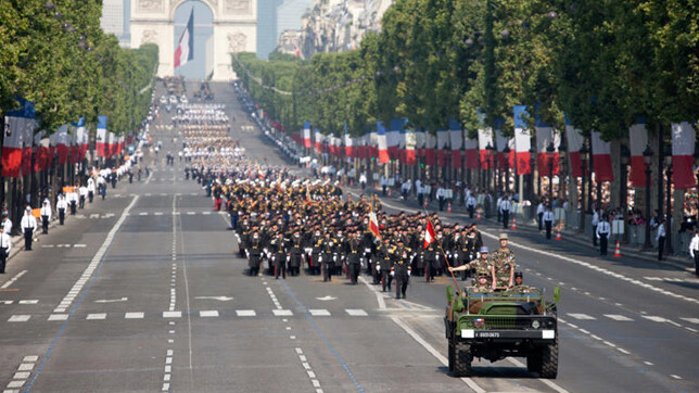 Défilé militaire du 14 juillet 2014 sur l'Avenue des Champs-Elysées à Paris