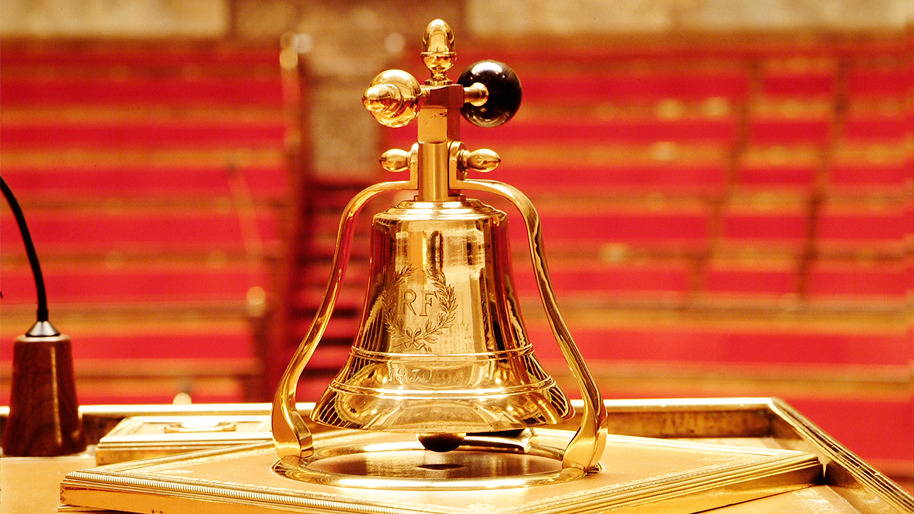 Hémicycle : la cloche du bureau du président