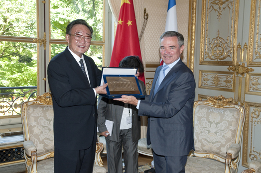 Assemble nationale - Entretien avec M. Wu Bangguo, Prsident du Comit permanent de l'Assemble populaire nationale de la Rpublique populaire de Chine, en visite officielle en France, jeudi 8 juillet 2010