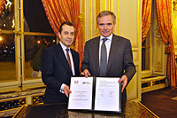 M. Bernard Accoyer, Prsident de lAssemble nationale et M. Bruno Racine, prsident de la BNF