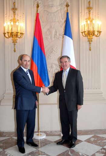 Assembl�e nationale - Entretien avec M. Robert Kotcharian, Pr�sident de la R�publique d'Arm�nie, Jeudi 12 juillet 2007
