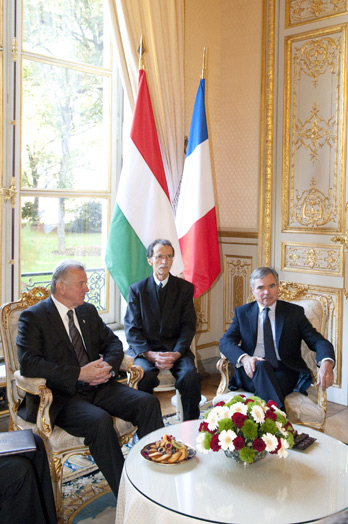 Entretien avec M. Pl Schmitt, Prsident de la Rpublique de Hongrie, mercredi 26 octobre 2011