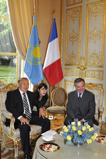 Entretien avec M. Noursoultan Nazarbaev, Prsident de la Rpublique du Kazakhstan, Mardi 10 juin 2008