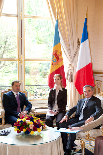 Assembl�e nationale - Entretien avec M. Vladimir Filat, Premier ministre de la R�publique de Moldavie  - Mercredi 13 avril 2011
