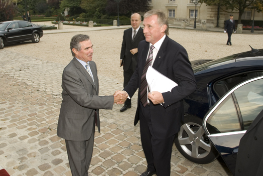 Assemble nationale - Entretien avec M. Mirek Topolanek, Premier ministre de la Rpublique tchque, lundi 8 octobre 2007