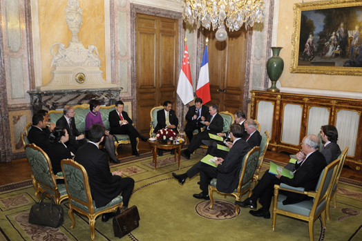 Assemble nationale - Entretien avec une dlgation du groupe parlementaire d’amiti Singapour - France du Parlement de la Rpublique de Singapour conduite par son Prsident, M. Zainudin Nordin, Mardi 27 octobre 2009