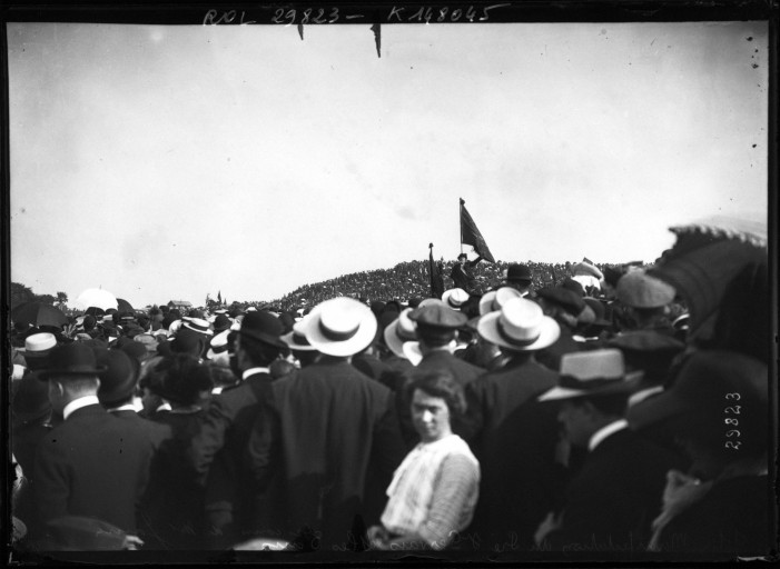 Manifestation pacifiste au Pré Saint-Gervais, 25 mai 1913