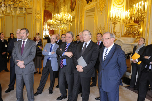 Accueil  lhtel de Lassay en prsence de MM. Serge Poignant, dput, Gilbert Barbier, snateur, Michel Lejeune, dput, Jean-Claude tienne et Jean-Pierre Leleux, snateurs