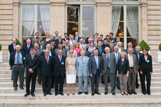 Photo de groupe avec M. Bernard Accoyer, Président de l’Assemblée nationale