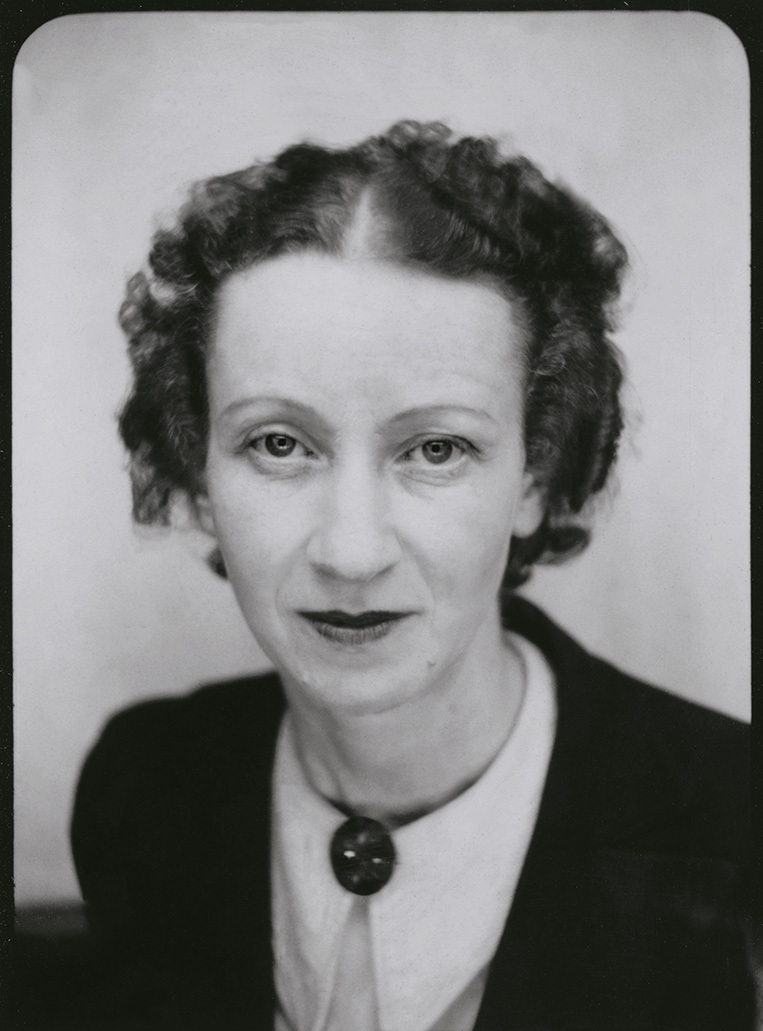 Madeleine Léo-Lagrange, élue le 21 octobre 1945