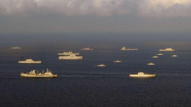 Batiments de la Marine nationale lors d'un exercice dans le cadre de l' OTAN